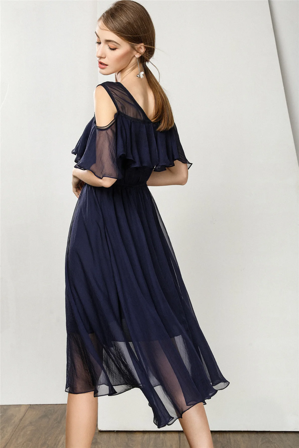 

LA.TENDRE 2020 Summer Dress Women Ruffle Off Shoulder Long Chiffon Solid Sexy Lady Knee-Length Loose Casual Dress