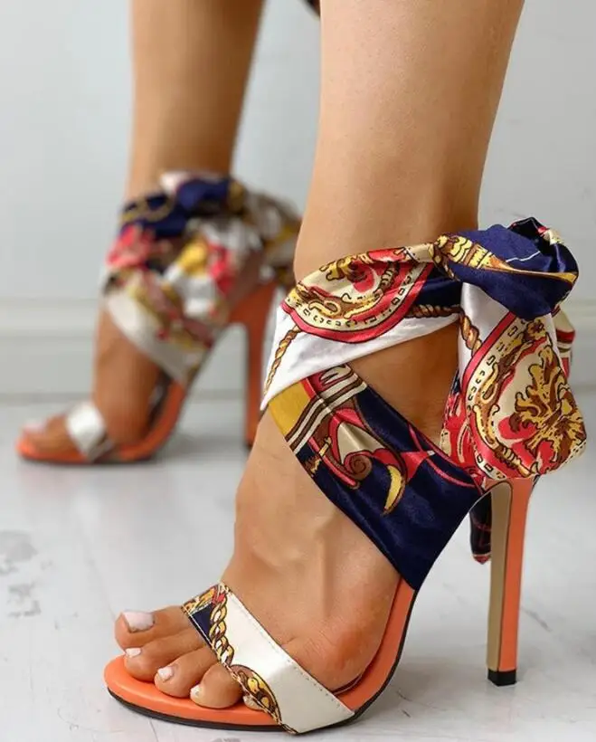 Новинка 2019 года босоножки на высоком каблуке-шпильке с ремешком пикантные