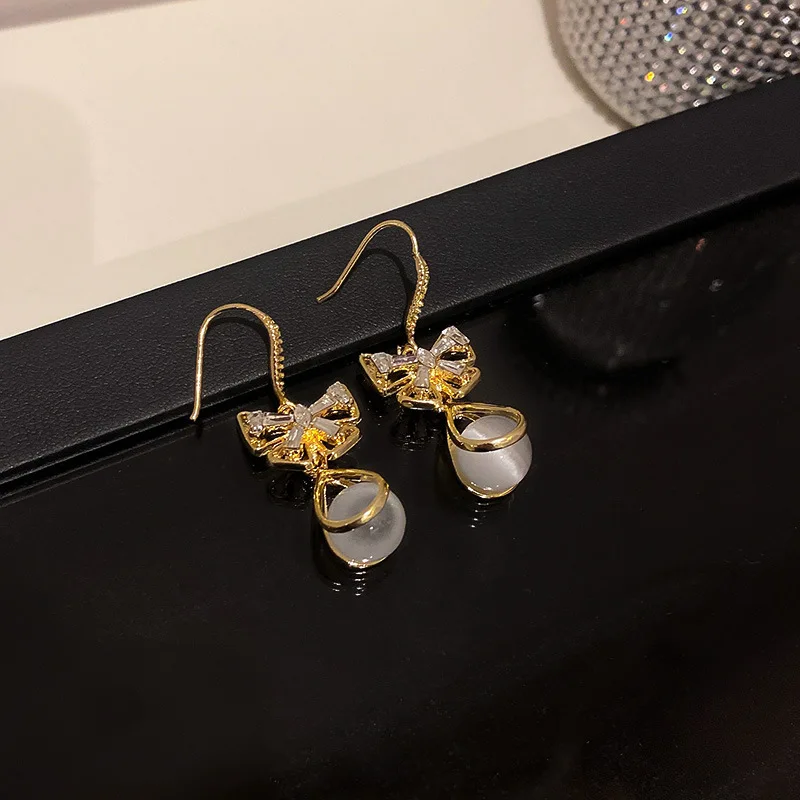 

New Trend Personality Opal Diamond Butterfly Earrings, Exquisite Romantic Women's Temperament Earrings Wholesale