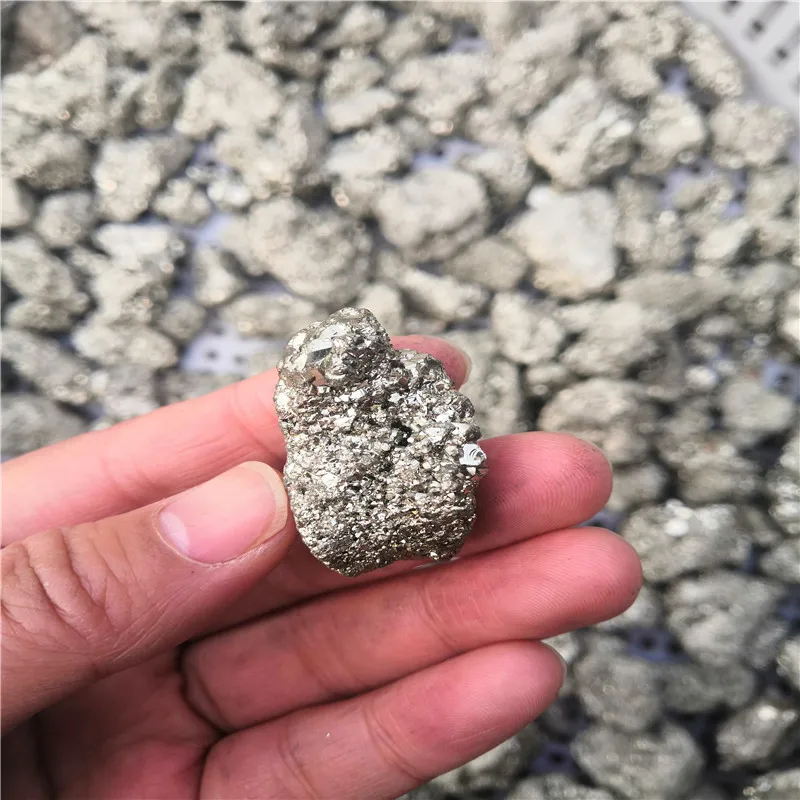 Натуральный медный колчедан хрустальные камни халкопирит образец минерала