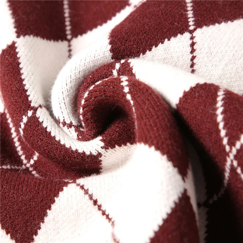 

2021 autumn and winter fashion new plaid sleeveless V-neck knitted sweater vest women Western style all-match blouse