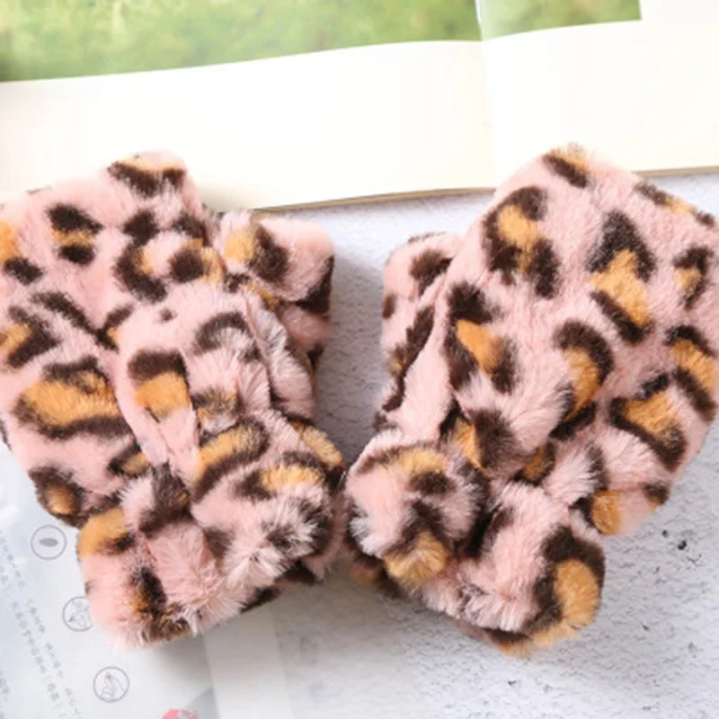 B Pink Glove Женские милые варежки с леопардовым рисунком, с полупальчиковой крышкой, зимние женские плюшевые теплые перчатки без пальцев с сенсорным экраном, E20 - Цвет: B Pink Glove
