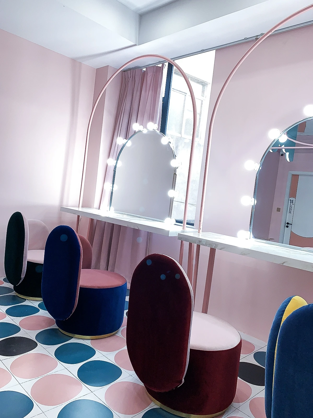 

GY Dressing Stool Backrest Northern European Cute Teenage Creative Post-Modern Light Luxury Bedroom Makeup Stool Chair