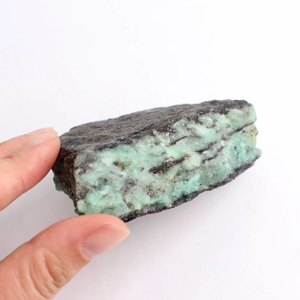 

1PC Natural Raw Green Emerald Rough Rare Minerals Specimen Gems DIY Healing Stone Decor Gift