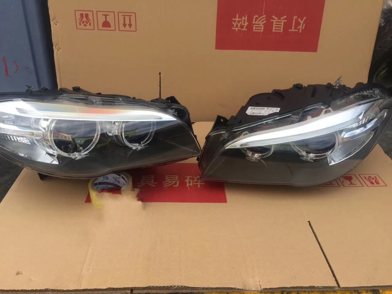 

The Application of X1 X3 X5 X6 325 520 530 730 740Li GT Headlight Assembly Original chai che