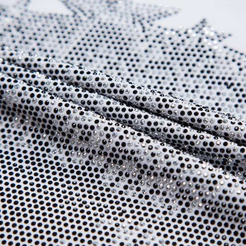 

Plus Size 6XL 2021 Skull Rhinestones T Shirts Men Brand Short Sleeve Fashion Man Streetwear O Neck Slim Tshirts Camisas Hombre