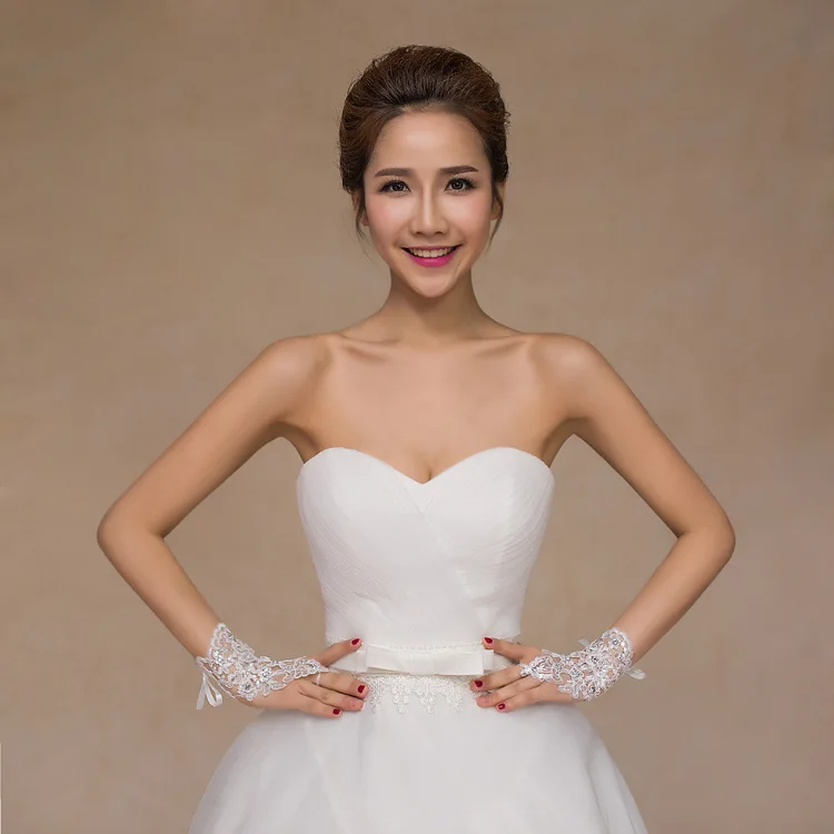 

Бело-красные короткие кружевные свадебные церемониальные перчатки Ципао Свадебные перчатки для невесты для выступлений, платье для тостов