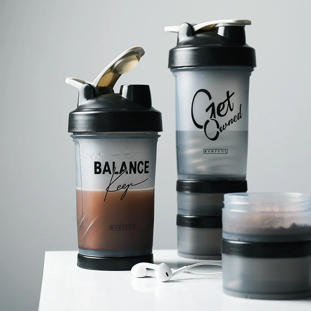 

Acqua di Sport 500ML Proteine Shaker Latte di Miscelazione Nero Esterno Portatile A Tenuta Bottiglia di Plastica BPA Libero