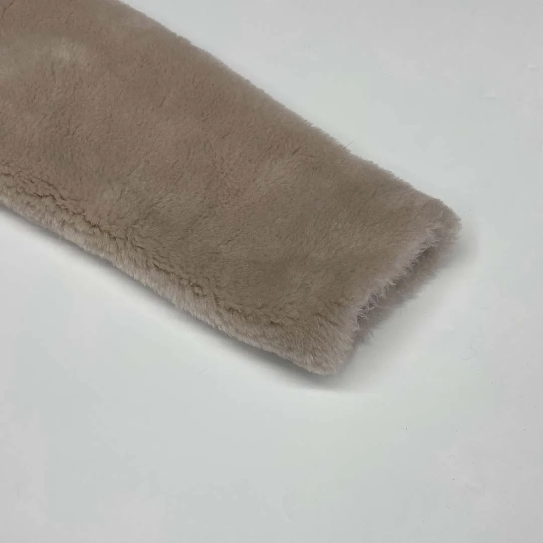 Женское шерстяное пальто с воротником-стойкой утепленное из натуральной овечьей