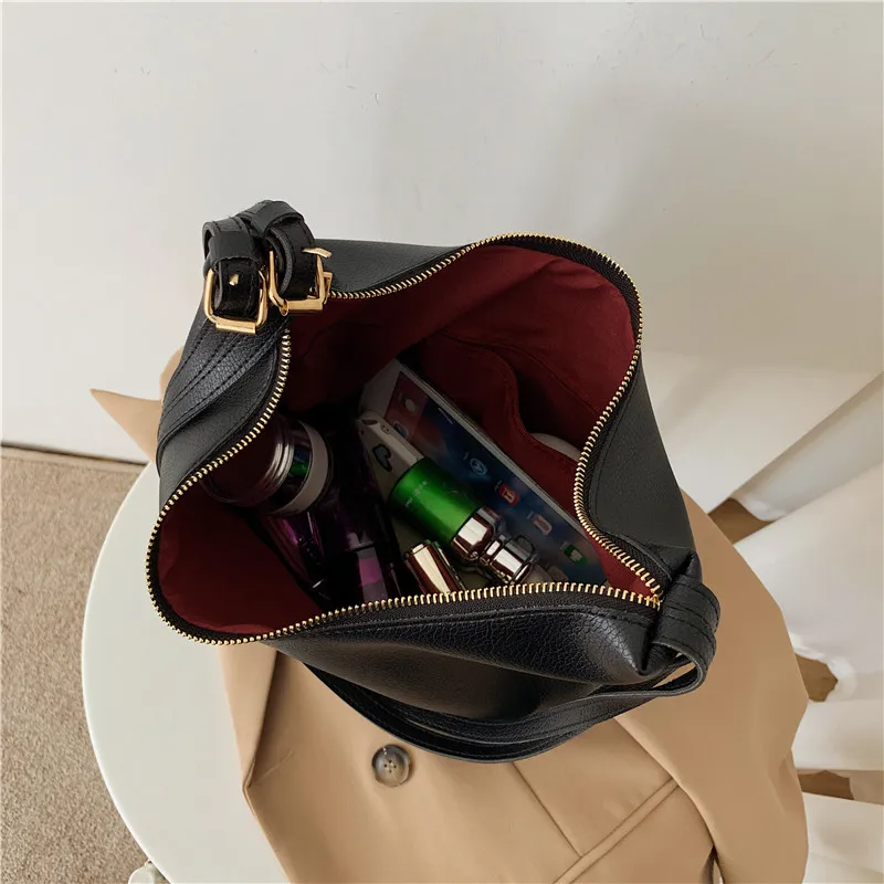 

Black PU Leather Bucket Bag for Women 2020 New Luxury Handbag Solid Color High-quality Tote Bag Daily Shopping Crossbody Big Bag