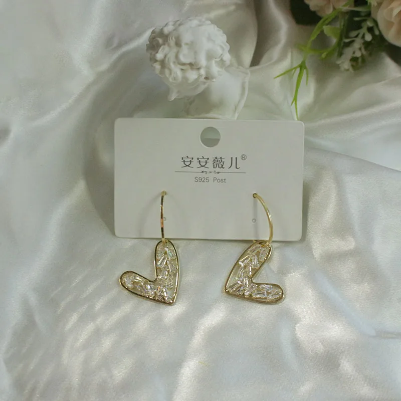 

Halloween decoration Temperament plating Heart-shaped Zircon Earrings 2021 Trendy Ornaments All-match Women's Earrings S925 Ear