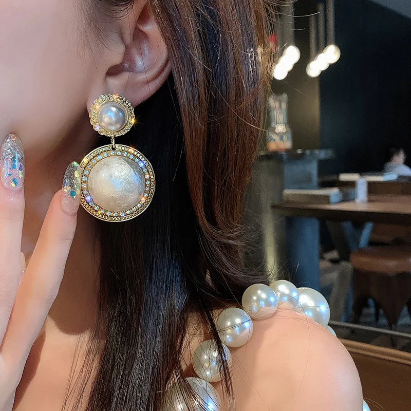 

925 Silver Needle High-quality Round Full Diamond Pearl Earrings Female Temperament Geometric Round Exaggerated Pearl Earrings