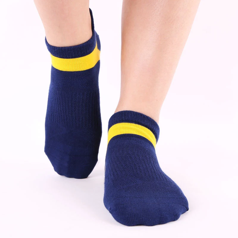 Мужчина носки найк нба белые. Носки с ручками. Носки пиво с ручкой. Носки с приколами. Мужчина носки найк нба белые.