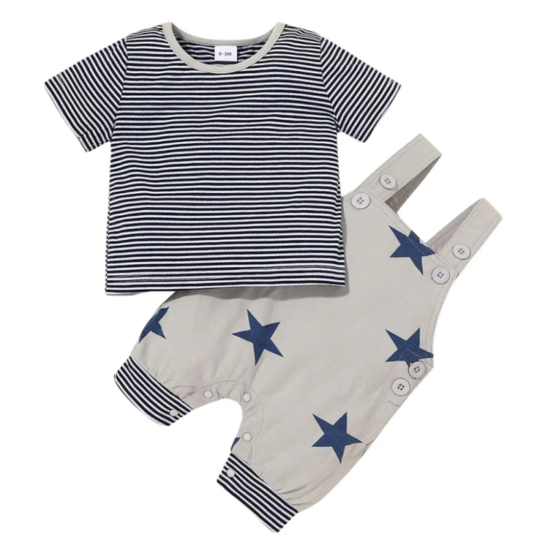 

Модный Полосатый Топ с коротким рукавом для маленьких мальчиков + штаны на лямках с принтом, летние комплекты в европейском и американском с...