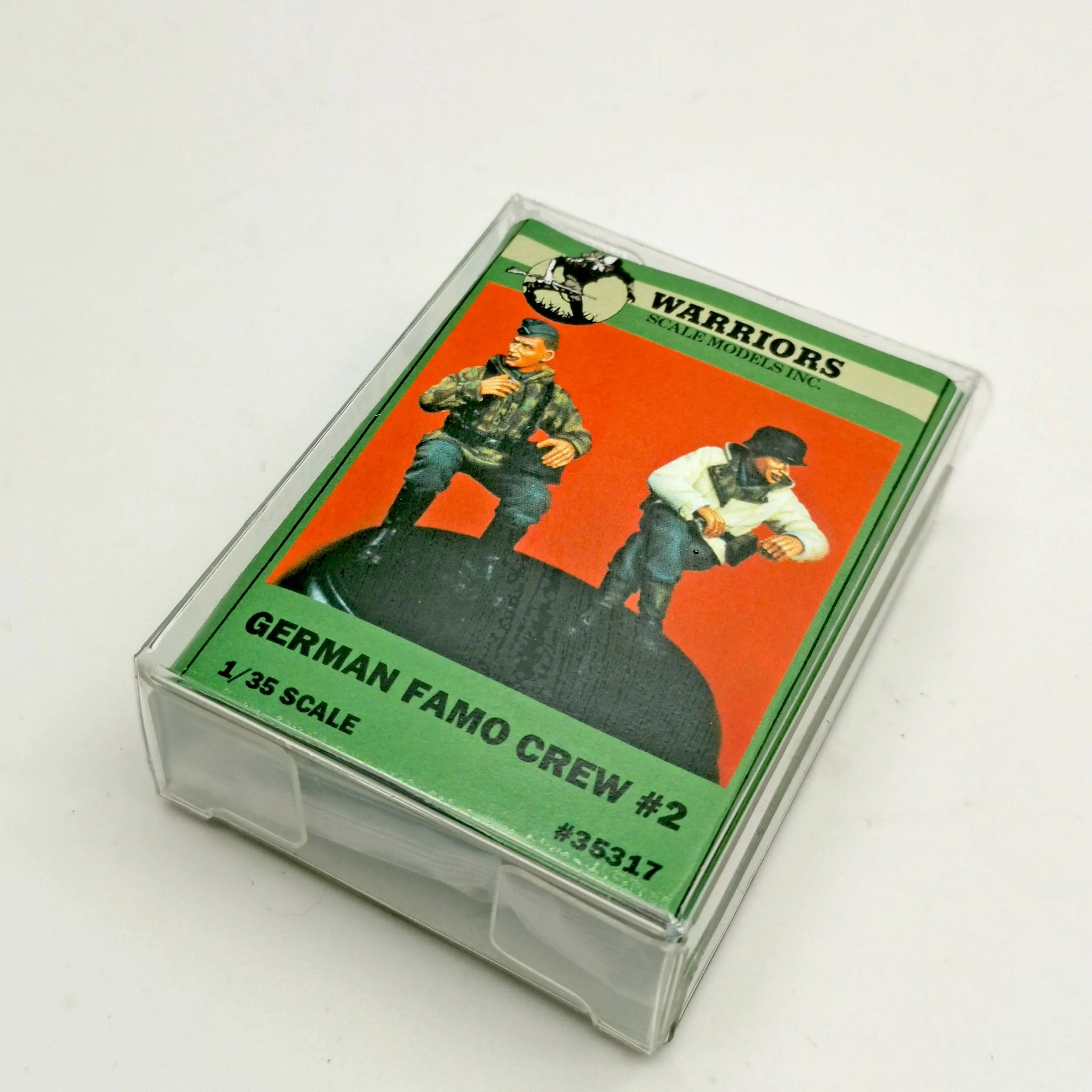 

Warriors 1/35 WWII German FAMO Crew #2 Resin Kits (2 Figures/Set) Box Packing