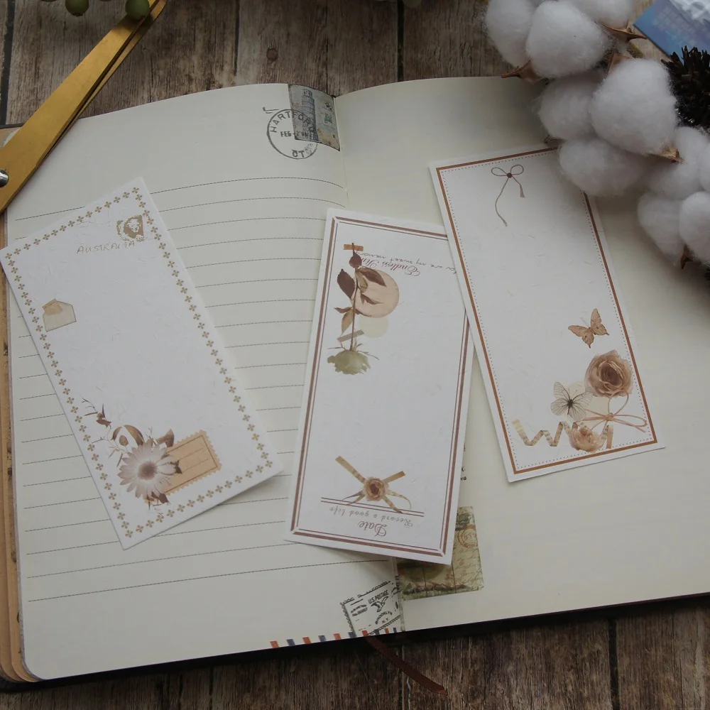 

30pcs Dried Flowers and Butterflies Design Paper Creative Craft Paper Background Scrapbooking Gift Use