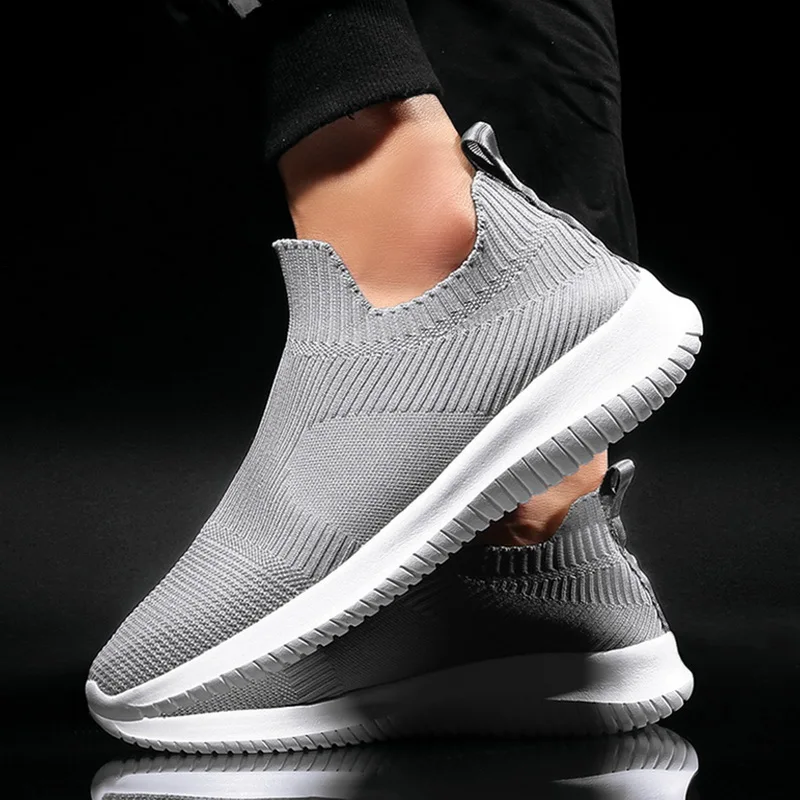 Мужские легкие кроссовки Новинка сезон весна лето Модные Повседневные без