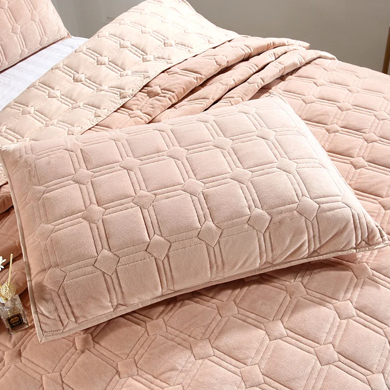 売る ぬいぐるみの冬のベッドカバー,3ピースのキルティングカバー,ベッドカバーシート,柔らかいベルベットの刺embroidered