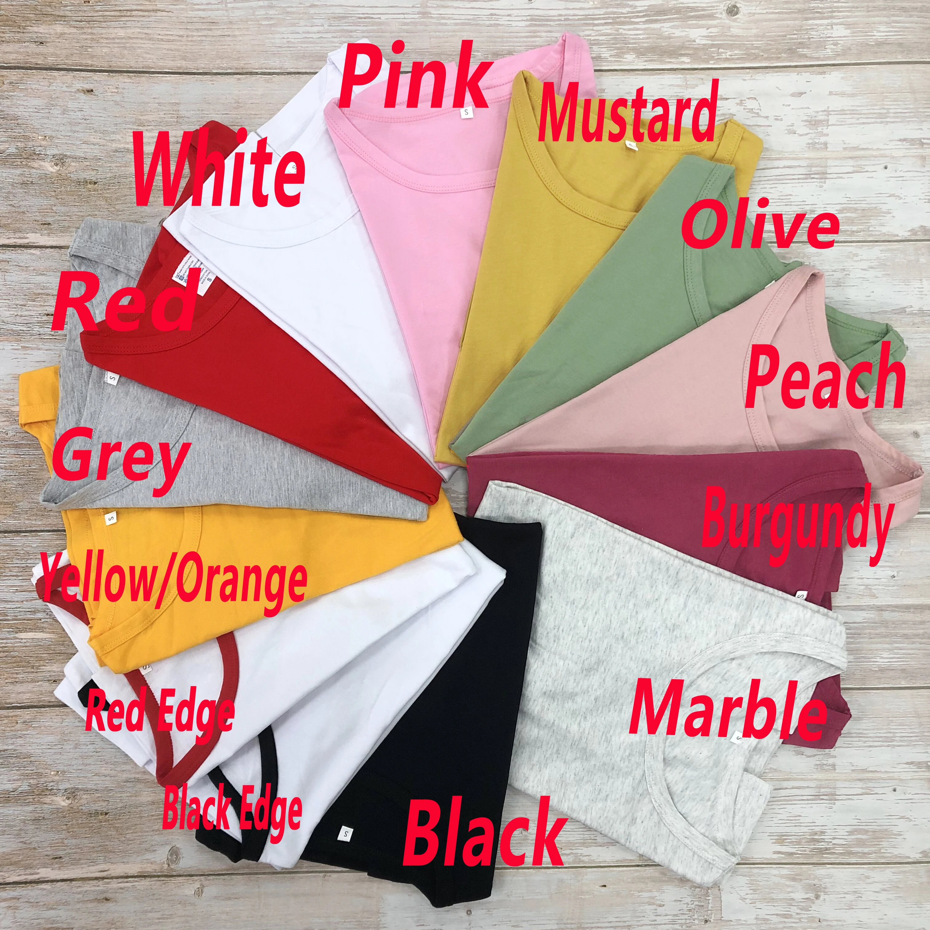 Женская футболка с надписью With God все возможные вещи | одежда