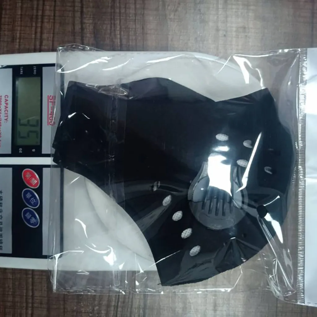 

Dust With 4 Filters Half Face Reusable Activated Carbon Dustproof Respirator