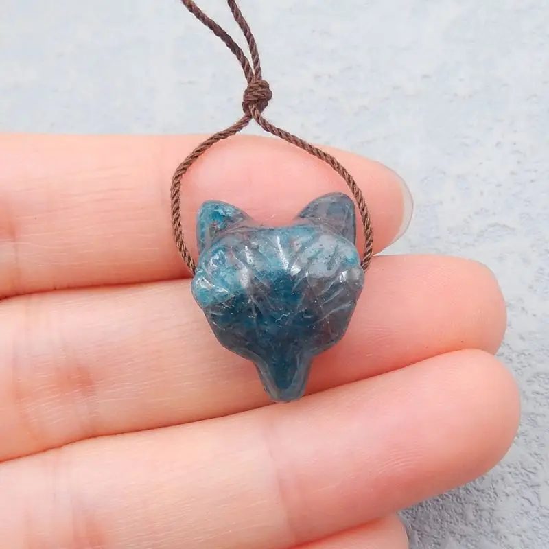Натуральный камень Синий Апатит кристалл резная голова волка боковое сверление