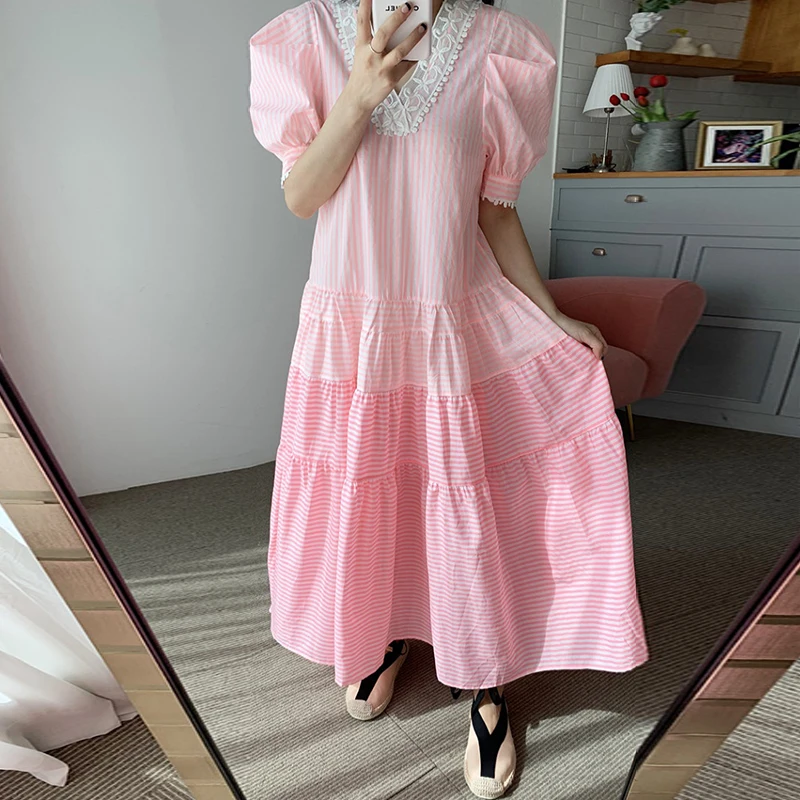 

Summer New Fashion and Sweet V-neck Lace Stitching Loose Big Swing-shaped Bubble Sleeve Striped Midi Dress KK163