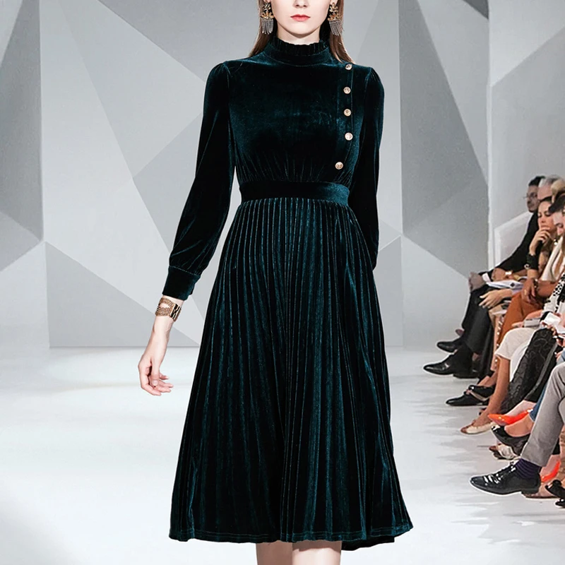 Осенне-зимнее платье с золотыми пуговицами бархатное винтажное во французском