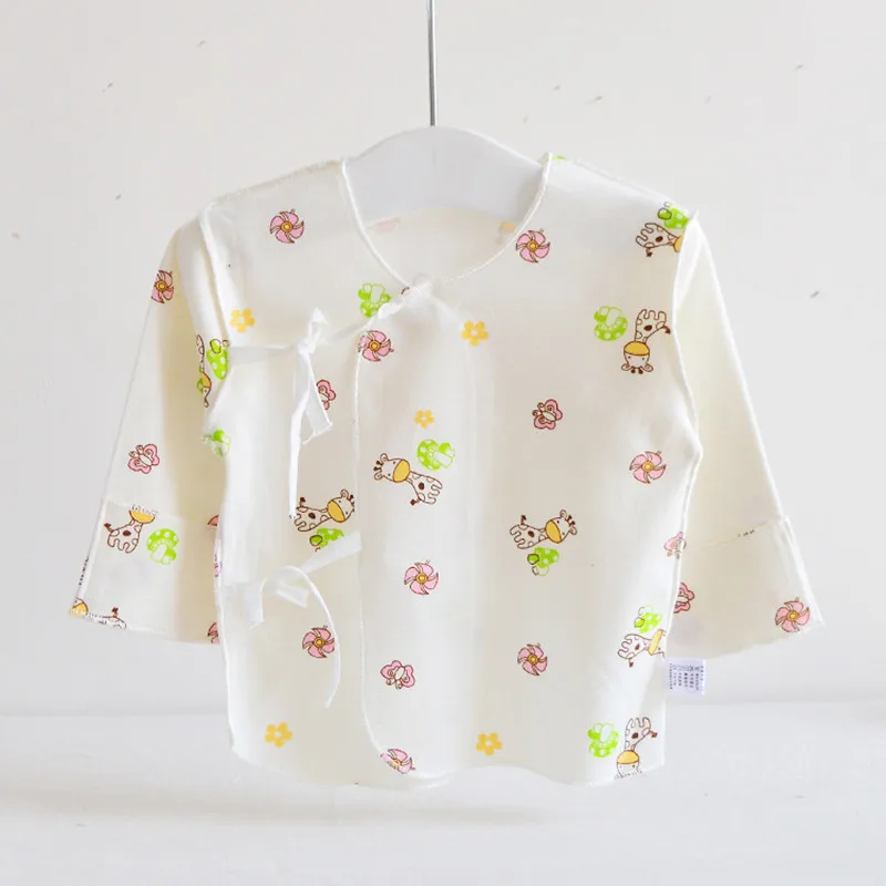 Распашонка для новорожденного до трёх месяцев на завязках с рисунком животных 100%