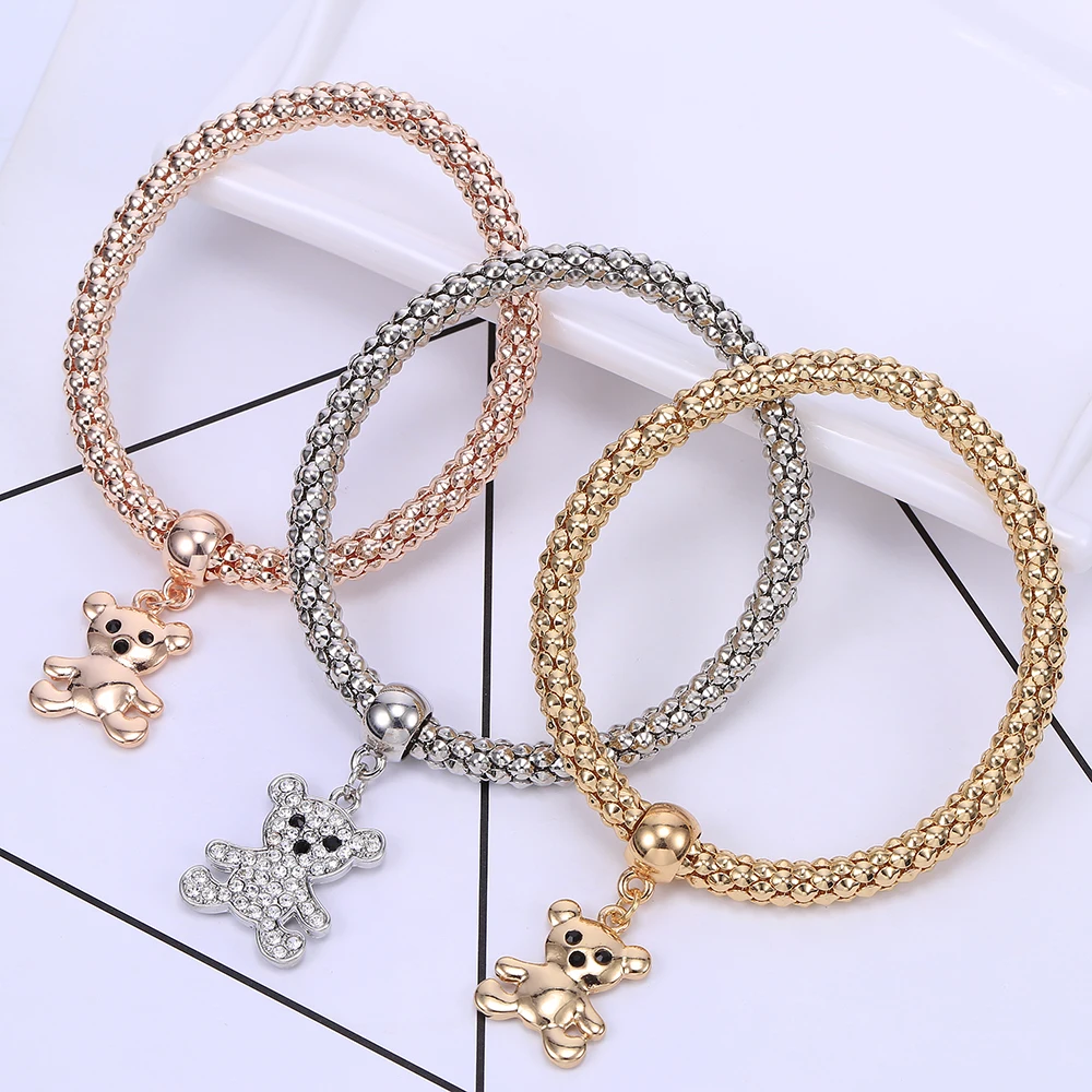 Женский браслет с подвесками в виде медведя разноцветный разноцветными