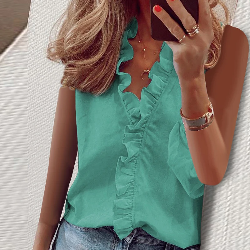 Майка женская летняя с принтом ананасов оборками и V-образным вырезом | Женская