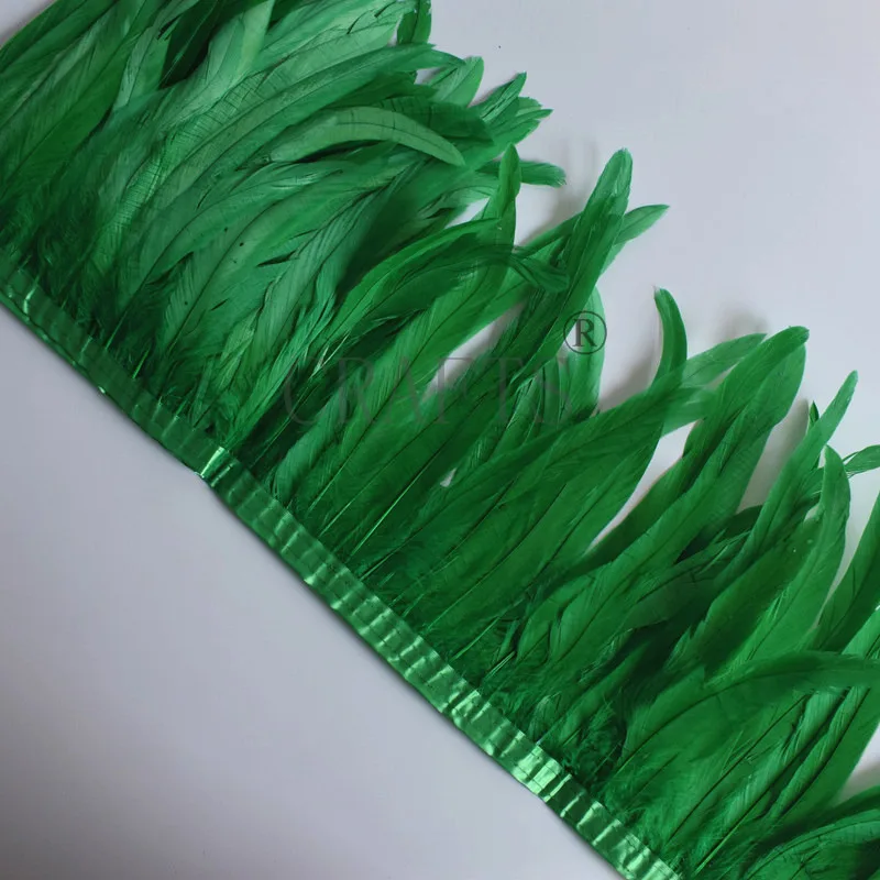 Green 10 Yards Rooster Feather Trims 25-30cm Coque Feather Strung Chicken Feather Trimming Dress/Skirt /Costume Carnival Decoration - Color: Green