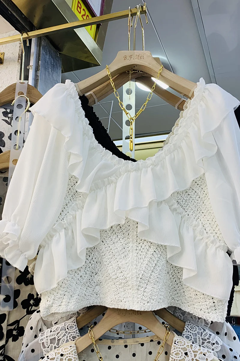 

Ruffled Cross V-neck Hollow-out Short-Sleeved Knitted Shirt Women 2021 Summer Elegant Loose Chiffon Blouse Sexy Backless Tops
