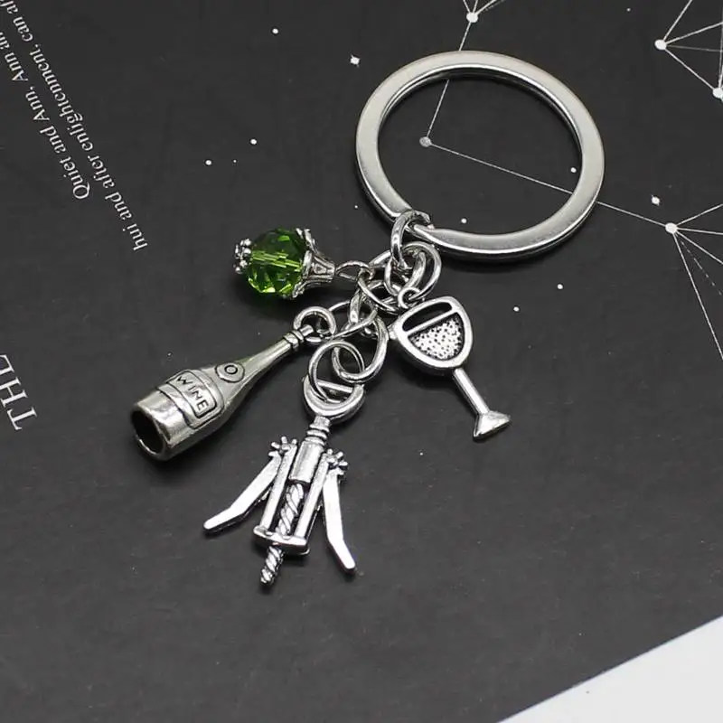 Брелок для ключей с красным бокалом |