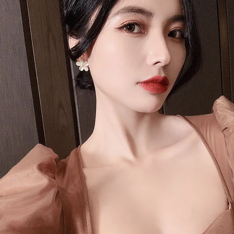 Женские серьги гвоздики с опаловыми бусинами в форме цветка простые маленькие