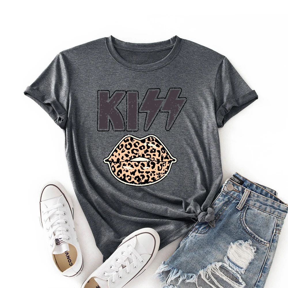

Woman Short Sleeve Colored Graphic Tees Summer T-Shirt Female Tops Shirts for Women Kiss with Leopard Lips Love Funny