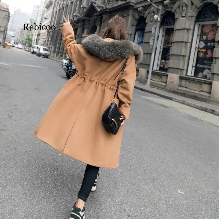 

Coats & Jackets