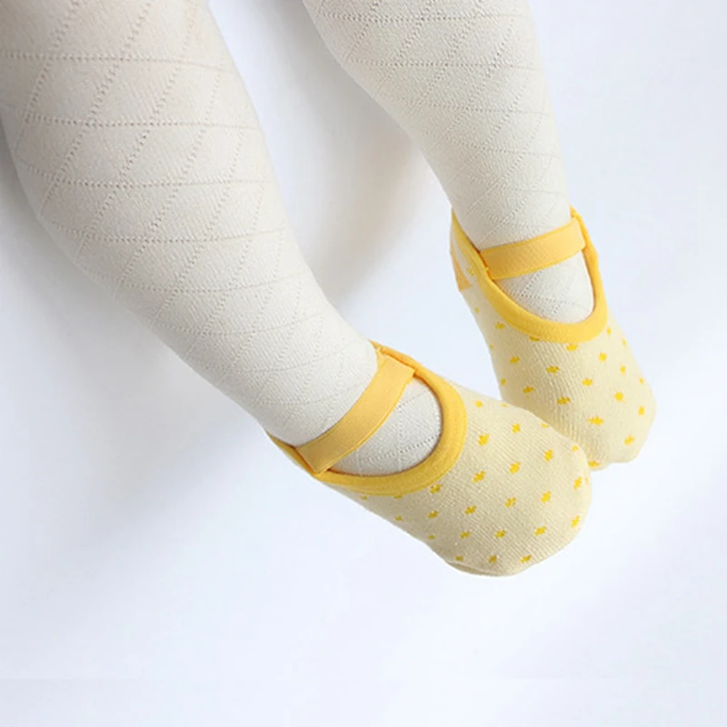 Dot Yellow Детские носки-тапочки для малышей милые эластичные носки в горошек для малышей хлопковые нескользящие От 1 до 3 лет носки и милые кружевные летние носки с цветочным узором От 0 до 1 года - Цвет: Dot Yellow