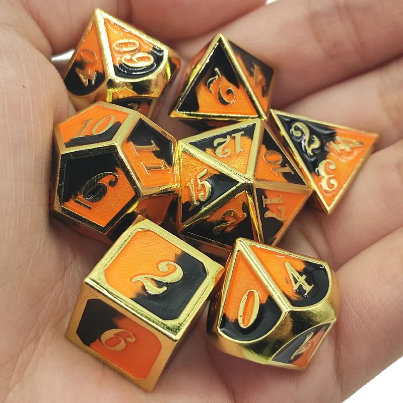 

The new zinc alloy metal dice purple and blue two-color series metal multi-faced dice set DND role-playing RPG board game