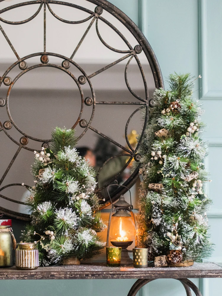 Маленькая рождественская елка кристаллы льда кедр орнамент имитация дерева