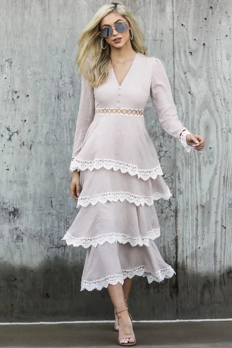 

2021 New Spring Chiffon Dress Women Sexy V-Neck Layers Ruffles Party Long Dress Vintage A-line Long Sleeve Maxi Cake Dress