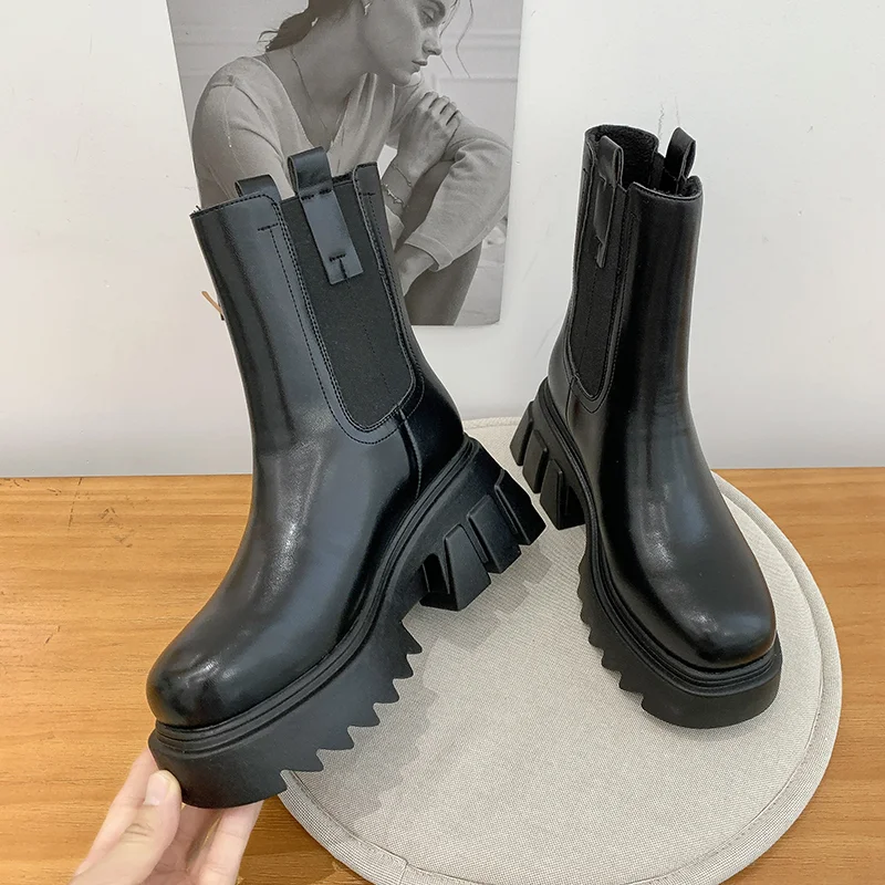 

Women's Korean Version Smoke Tube Boots 2021 Winter New Round Toe Thick Heel Casual Lady Martin Boots Ladies Fashion Short Boots