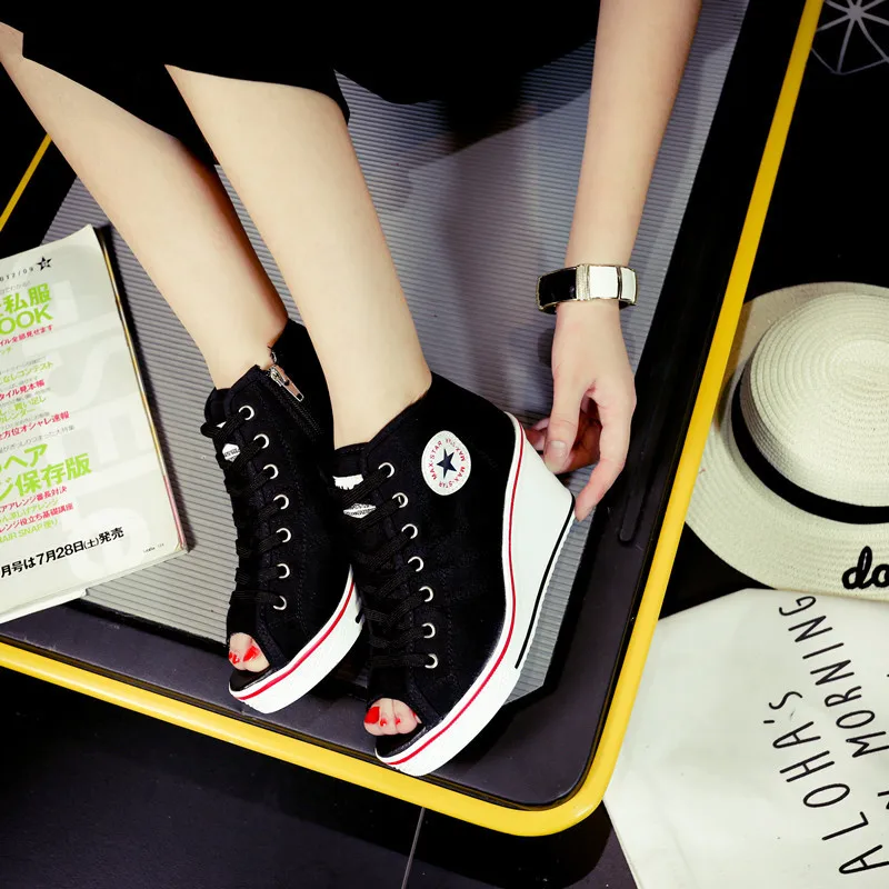 Женские ботинки на высокой платформе с высоким берцем танкетке повседневные