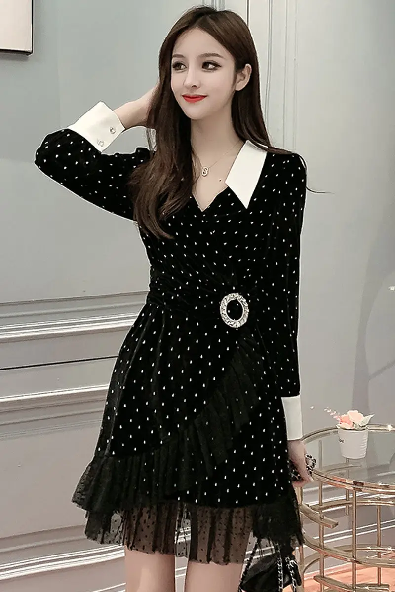 

Polka Dot Black Dresses Female 2020 Spring Fashion Mesh Stitching V-neck Sexy Slim Velvet Dress Retro Elegant Party Dress R480