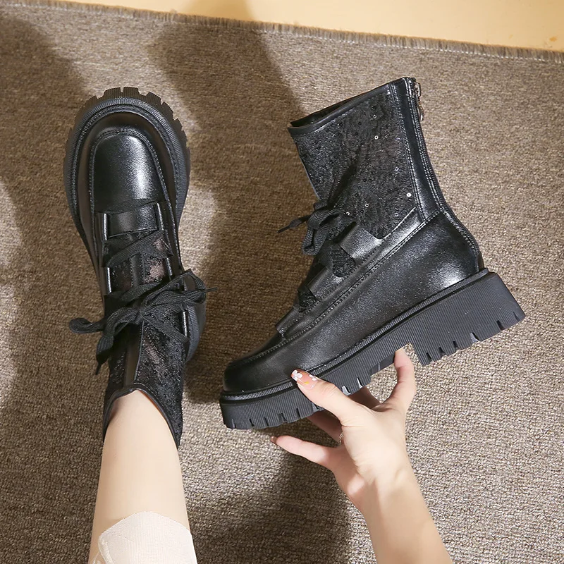 

Новые женские ботинки мартинсы с вырезами, женские модные одноботинки, белые сетчатые короткие ботинки на толстой подошве, обувь на платфор...