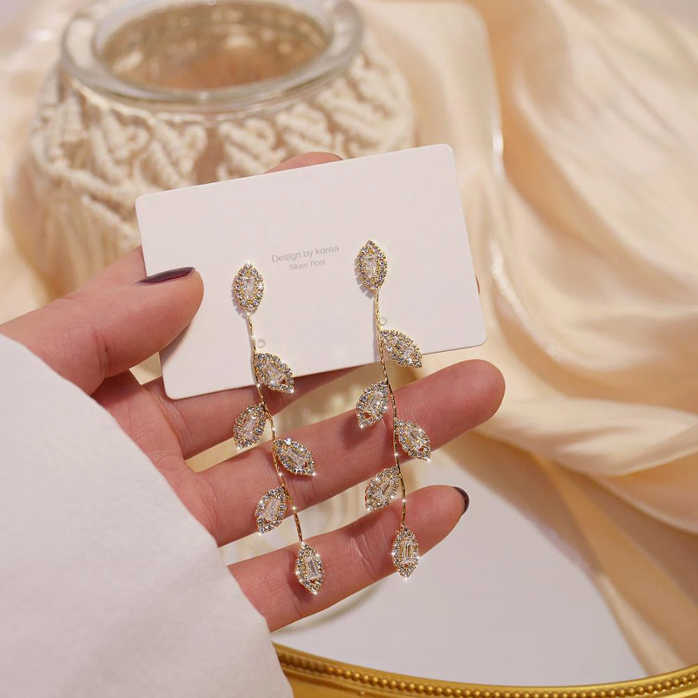 

JUWANG Luxury 14K Real Gold Plated Leaves Earring Delicate Micro Inlaid Cubic Zircon CZ Stud Earrings Wedding Jewelry Pendant