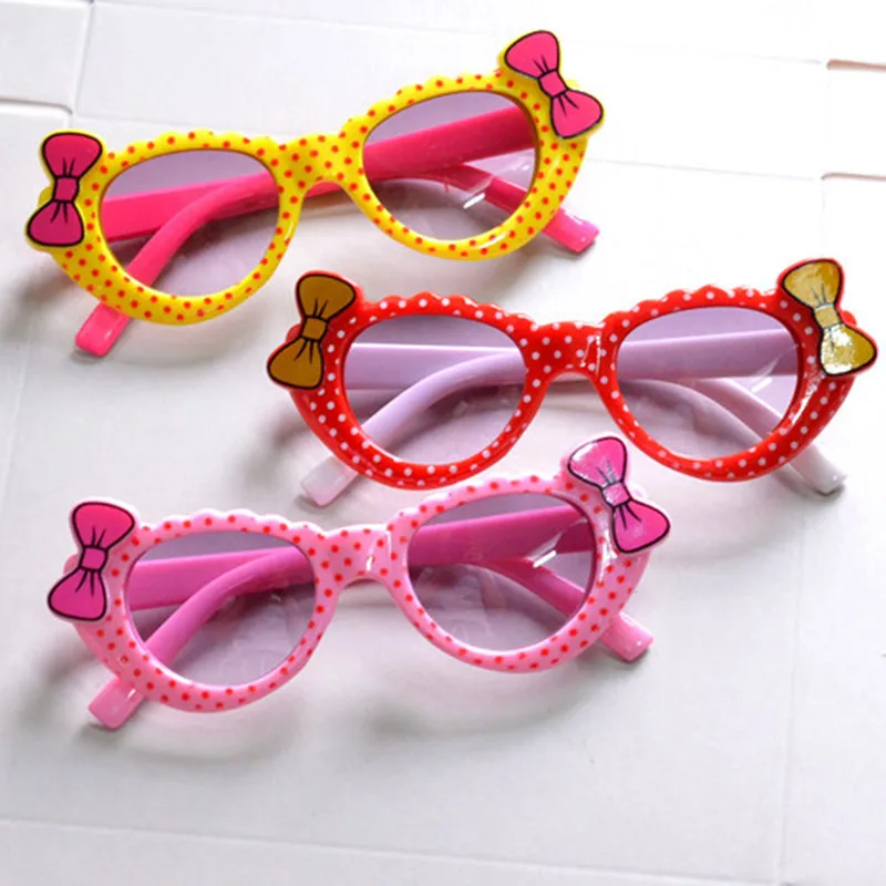 

2021 Children's Eyewear Love Heart Girls Kids Sunglasses Summer UV400 Plastic Sun Glasses For Girls