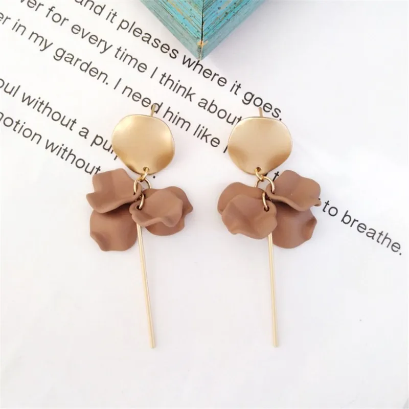Brown stud Красивые металлические плетеные дисковые милые супер сказочные цветочные лепестки с длинной палкой серьги для женщин ювелирные изделия - Окраска металла: Brown stud