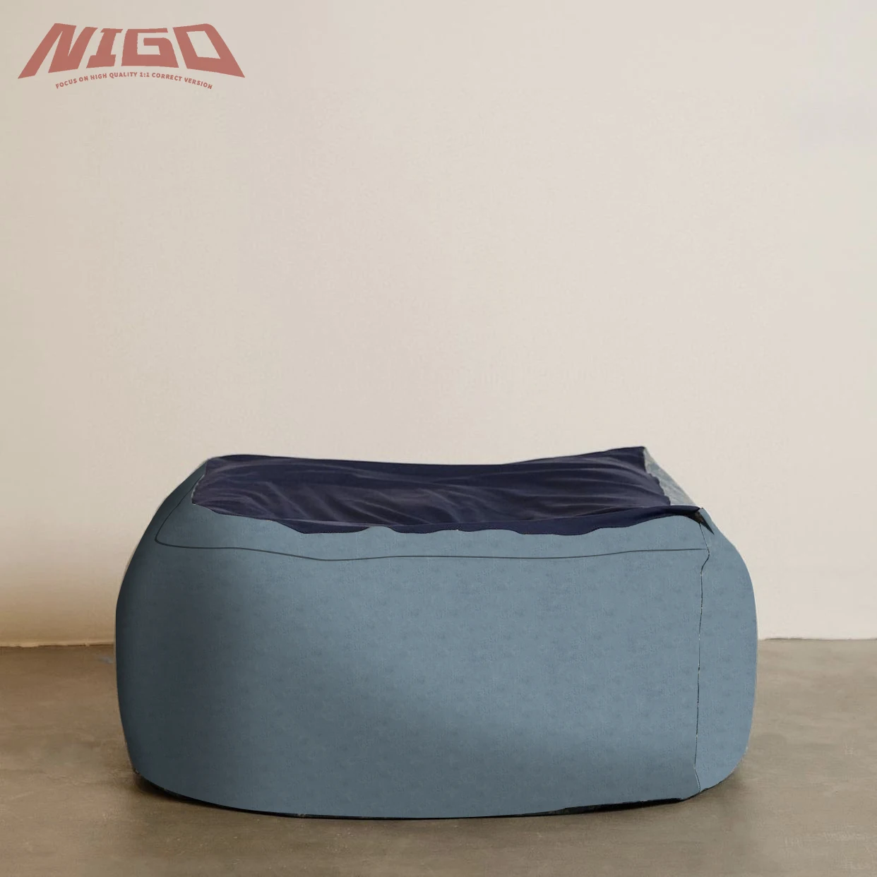 

Подарочный стул NIGO L в оригинальной упаковке # nigo555S
