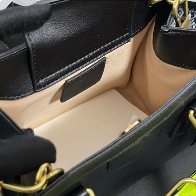

Retro, high-quality, niche design, mini leather, luxury, ladies handbag, 2021 new fashion shoulder bag, all-match messenger bag