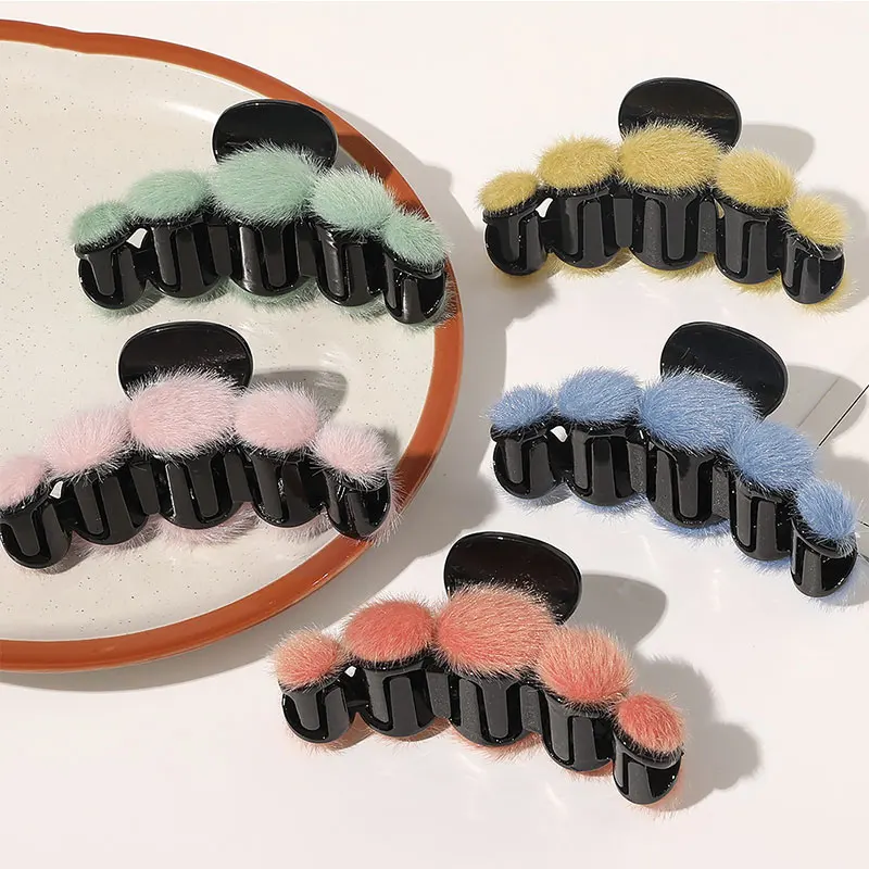 

Simple Geometric Plastic Barrettes Women Hair Accessories Cute Mink Fur Hairball Clip Female Candy Color Plush Hair Claw